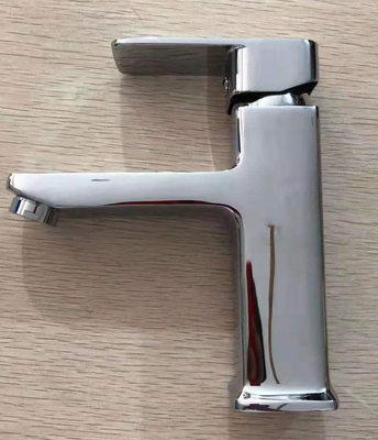 SS304 162*53*159mm 위생 도기 꼭지 갑판은 단일의 핸들을 탑재했습니다